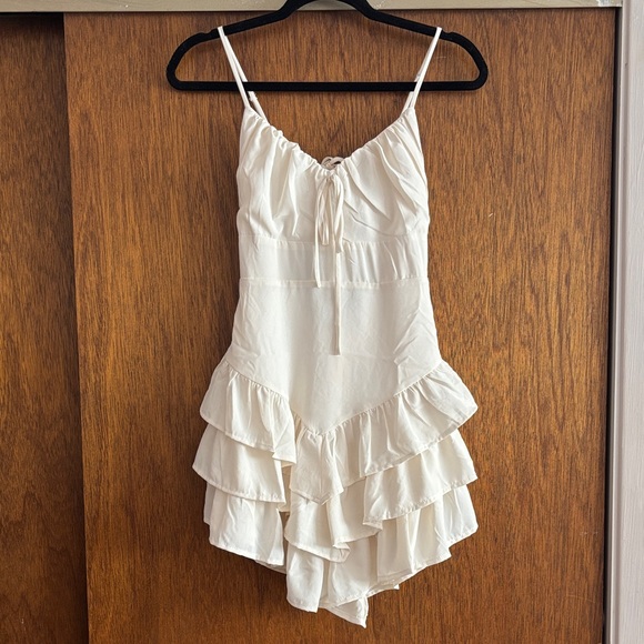 Elegant Cream Ruffled Dress - Picture 1 of 3